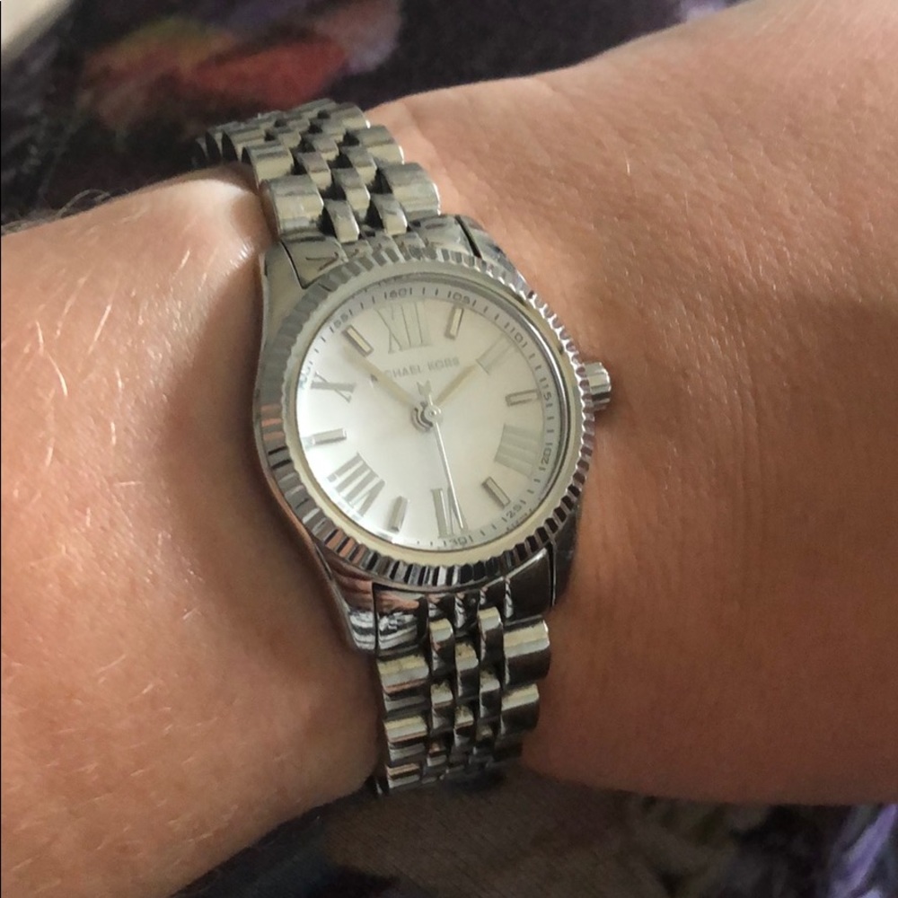 Michael Kors stainless steel wristwatch - Picture 2 of 3